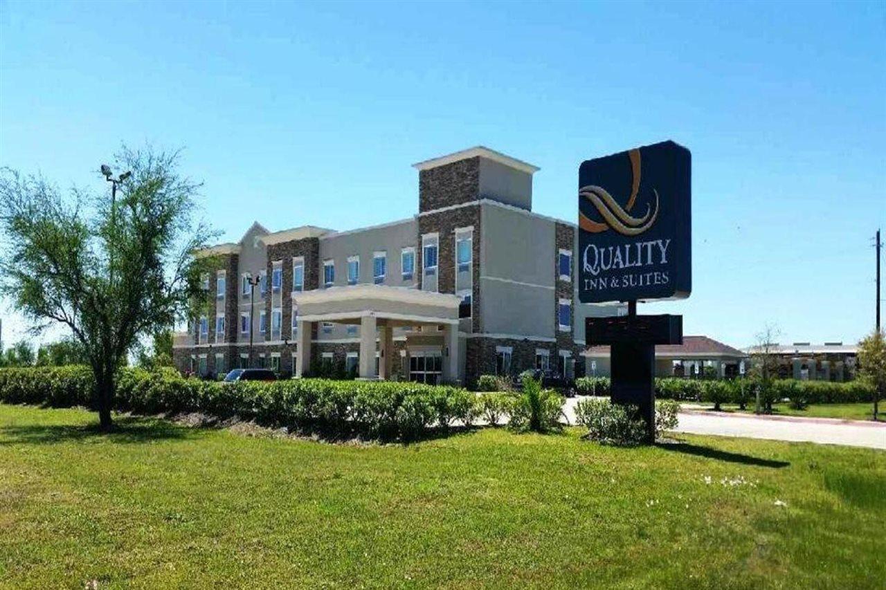 Quality Inn & Suites Victoria East Экстерьер фото